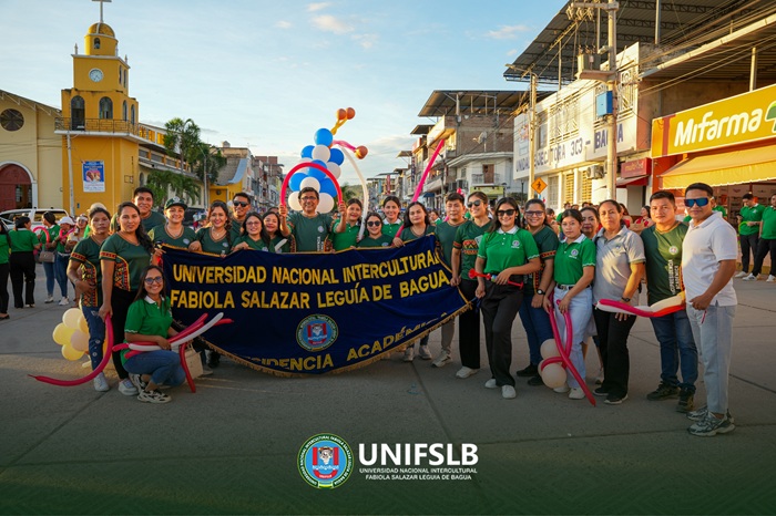UNIFSLB celebró sus XV años con el Gran Pasacalle “Jiista Fabiolino”